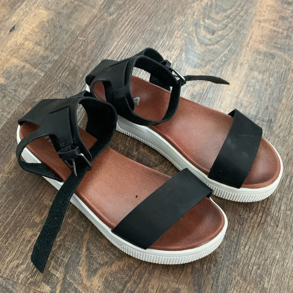 Mia Black Platform Sandals